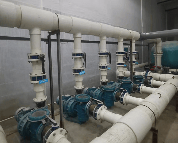 專業(yè)泳池設備護航校園健康<strong></p>
<p>泳池設備</strong>，AQUA愛克構建安全暢游環(huán)境:泳池設備