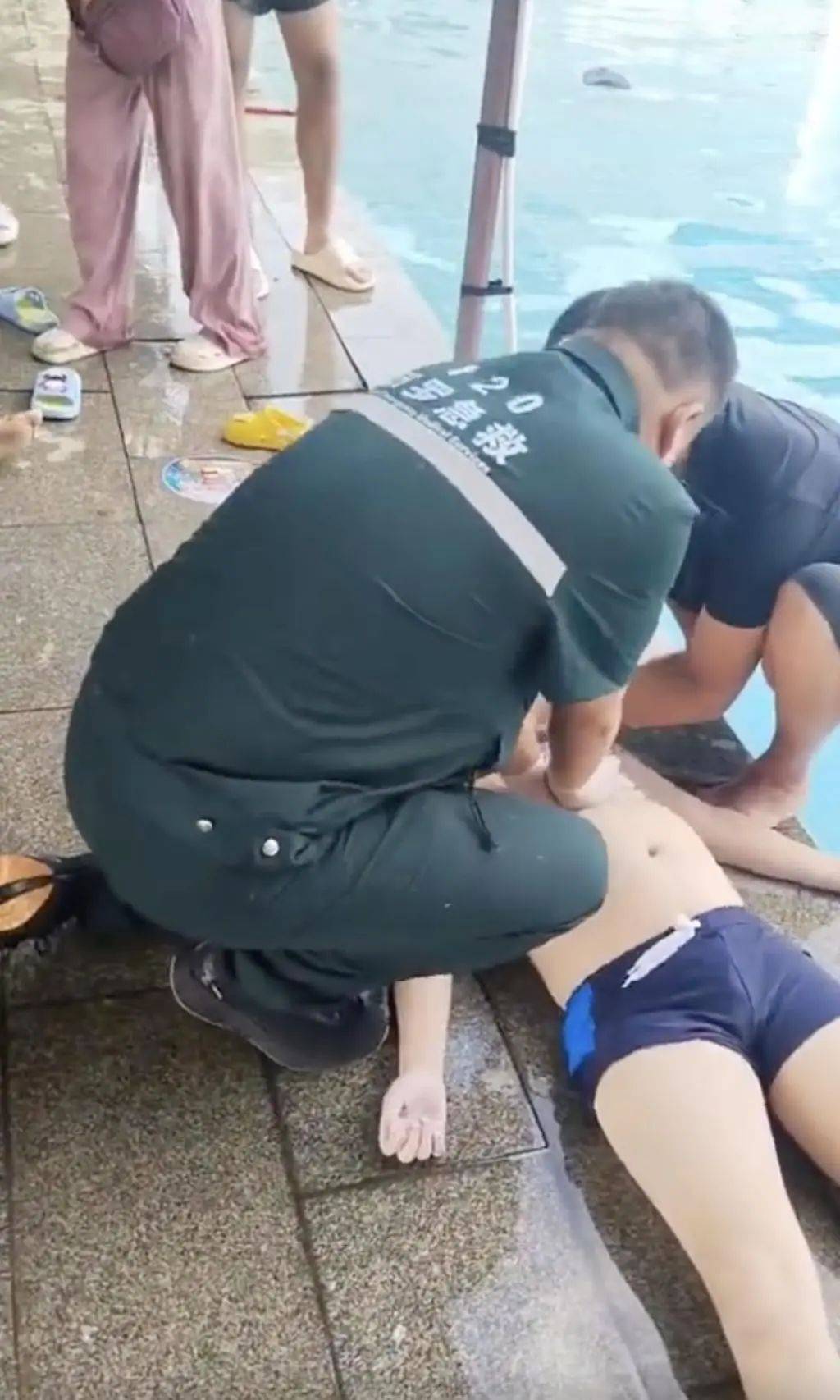 泳池設(shè)備漏電，少年不幸觸電身亡:泳池設(shè)備