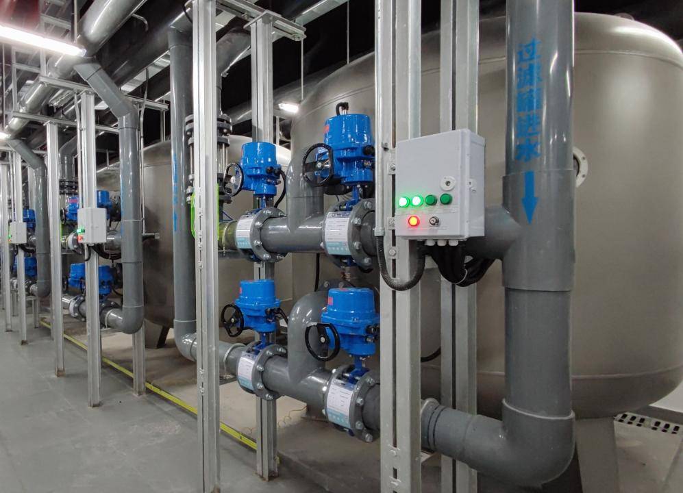 廣東聯(lián)盛36年專業(yè)泳池設(shè)備廠家<strong></p>
<p>泳池設(shè)備</strong>，以技術(shù)贏得客戶信任:泳池設(shè)備