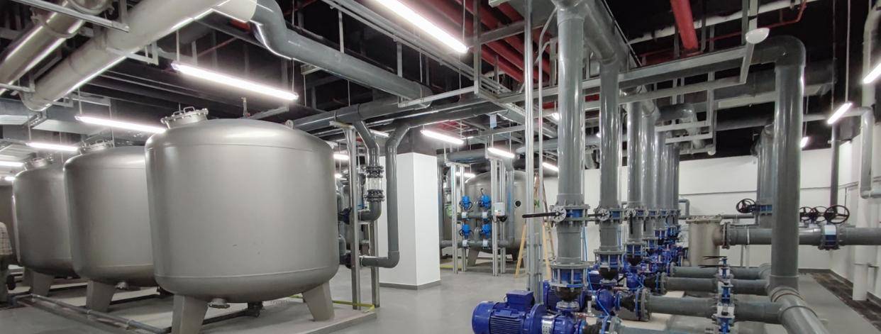 廣東聯(lián)盛36年專業(yè)泳池設(shè)備廠家<strong></p>
<p>泳池設(shè)備</strong>，以技術(shù)贏得客戶信任:泳池設(shè)備