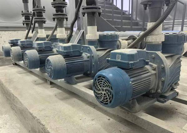 AQUA愛克泳池設(shè)備落地?zé)熍_高端社區(qū)<strong></p>
<p>泳池設(shè)備</strong>，強效過濾與恒溫智控技術(shù)引關(guān)注:泳池設(shè)備