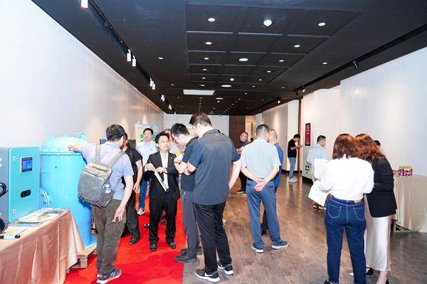 Waternics水武仕珍珠巖過濾器節(jié)能90%<strong></p>
<p>泳池設(shè)備</strong>，助推泳池過濾設(shè)備技術(shù)新發(fā)展:泳池設(shè)備