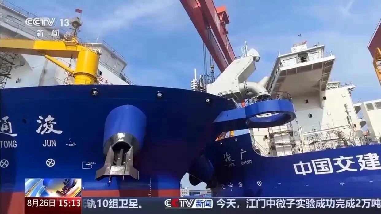 國產(chǎn)挖泥船上新 90分鐘吸滿18個游泳池 還能“一鍵疏?！?游泳池