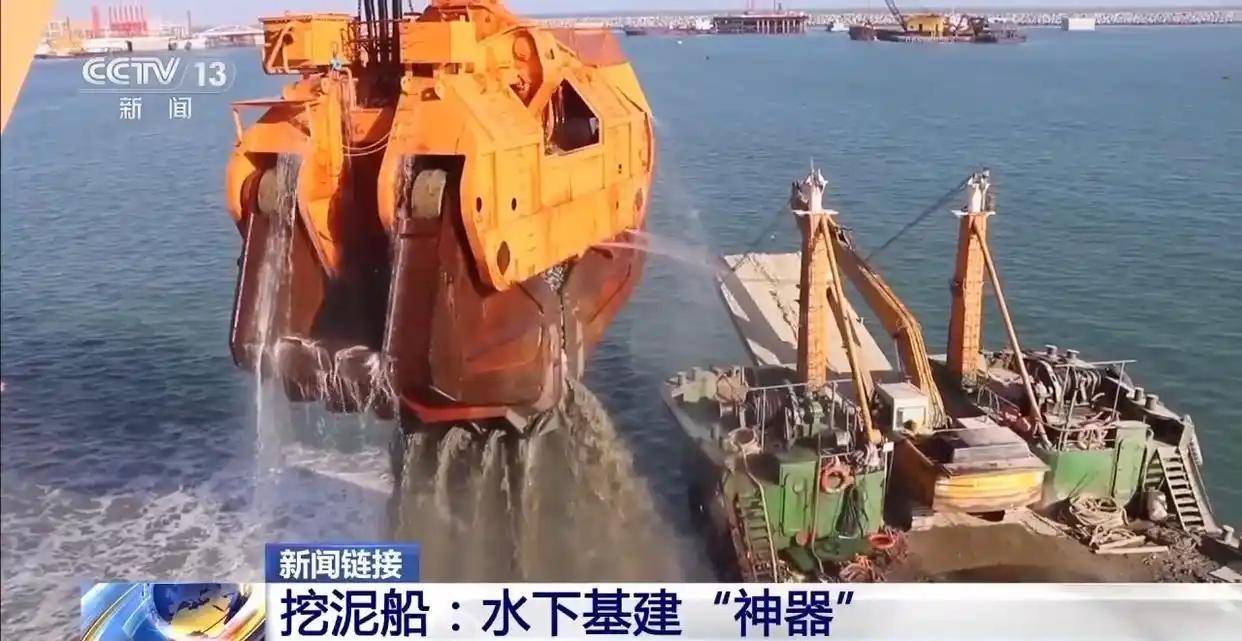 國產(chǎn)挖泥船上新 90分鐘吸滿18個游泳池 還能“一鍵疏?！?游泳池
